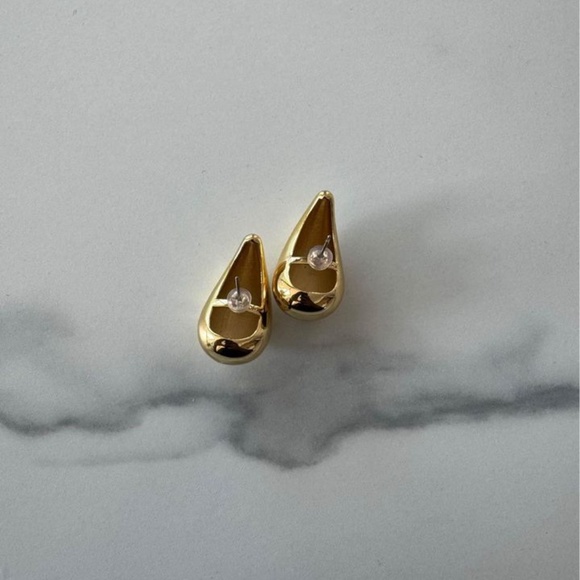 Drop earring from Khoi - Picture 2 of 3